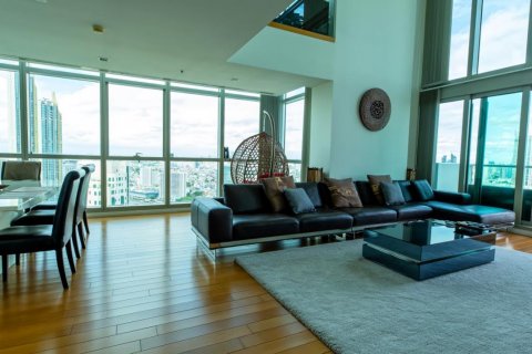 Кондоминиум с 3 спальнями в Кхлонг Сане, Бангкок, Таиланд № 123732 - фото 4