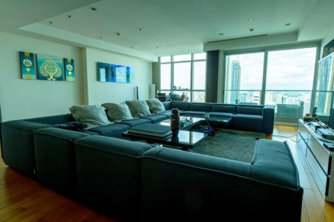 Кондоминиум с 3 спальнями в Кхлонг Сане, Бангкок, Таиланд № 123732 - фото 2