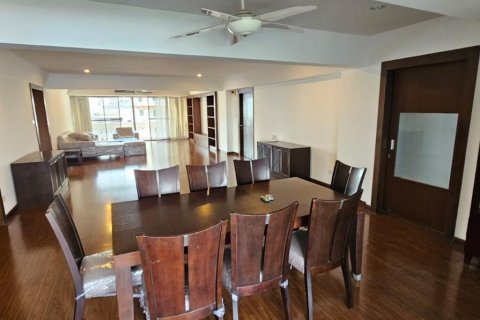 Кондоминиум с 3 спальнями в Клонг Тоэй, Бангкок, Таиланд № 123728 - фото 2