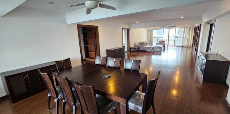 Кондоминиум с 3 спальнями в Клонг Тоэй, Бангкок, Таиланд № 123728