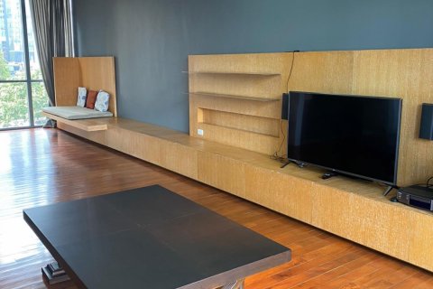 Condo in Khlong Toei, Bangkok, Thailand, 2 bedrooms  № 123729 - photo 2