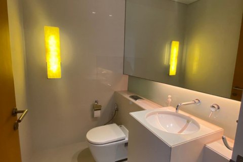 Condo in Khlong Toei, Bangkok, Thailand, 2 bedrooms  № 123729 - photo 16