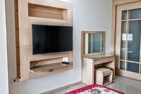 Condo in Khlong Toei, Bangkok, Thailand, 3 bedrooms  № 123730 - photo 1