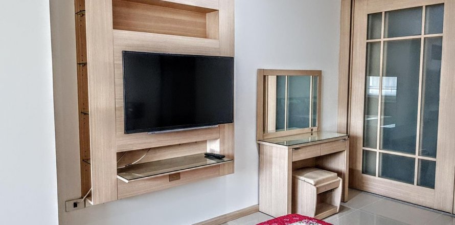 Condo in Khlong Toei, Bangkok, Thailand, 3 bedrooms  № 123730