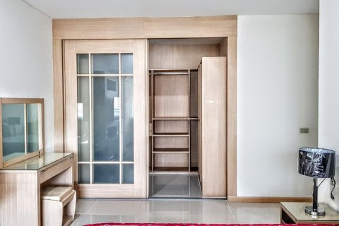 Condo in Khlong Toei, Bangkok, Thailand, 3 bedrooms  № 123730 - photo 4