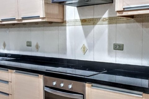 Condo in Khlong Toei, Bangkok, Thailand, 3 bedrooms  № 123730 - photo 2