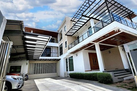 Дом в Бангкоке, Таиланд с 9 спальнями  № 105211 - фото 4