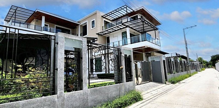 Дом в Бангкоке, Таиланд с 9 спальнями  № 105211