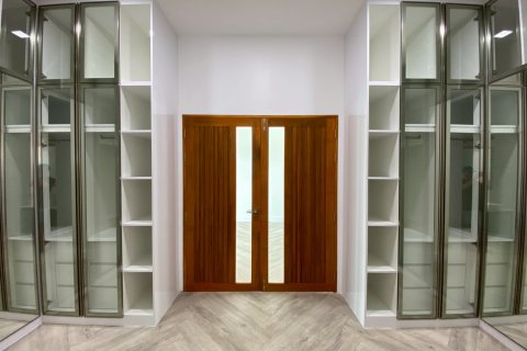 House in Hua Hin, Thailand 4 bedrooms № 125097 - photo 15