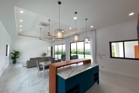 House in Hua Hin, Thailand 4 bedrooms № 125097 - photo 10