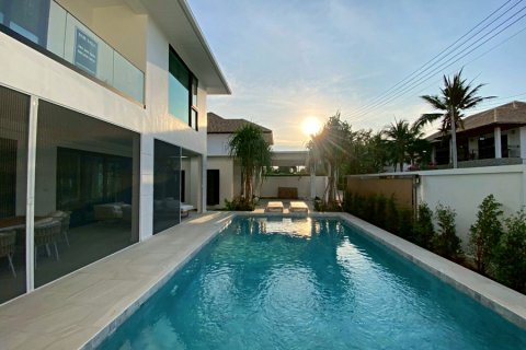 House in Hua Hin, Thailand 4 bedrooms № 125095 - photo 2
