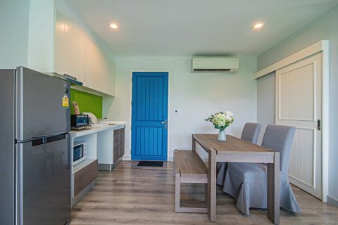Condo in Hua Hin, Thailand, 2 bedrooms  № 125099 - photo 11