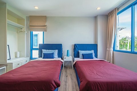 Condo in Hua Hin, Thailand, 2 bedrooms  № 125099 - photo 8