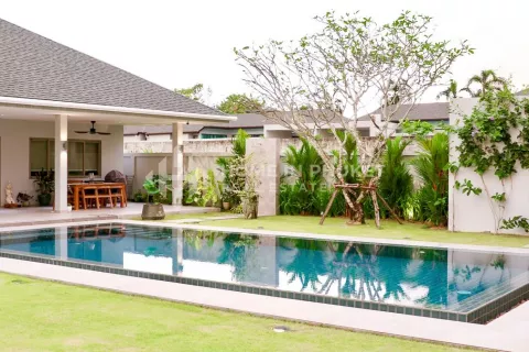 House in Phuket, Thailand 5 bedrooms № 130847 - photo 2