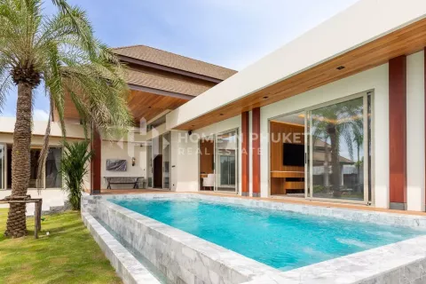 Дом в Пхукете, Таиланд с 4 спальнями  № 130848 - фото 1