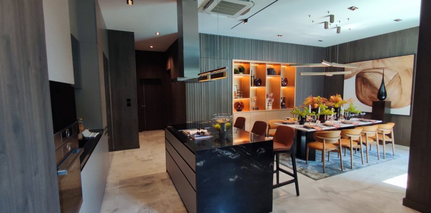 Дом в 95E1 Project, Бангкок, Таиланд с 9 комнатами  № 121302