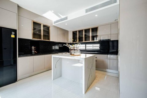 Villa in Bangkok, Thailand 4 bedrooms № 132622 - photo 9