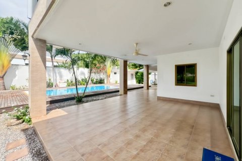 Вилла в Хуа Хине, Таиланд с 4 спальнями  № 132621 - фото 7