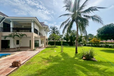Вилла в Хуа Хине, Таиланд с 4 спальнями  № 132621 - фото 5