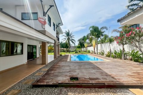 Вилла в Хуа Хине, Таиланд с 4 спальнями  № 132621 - фото 10