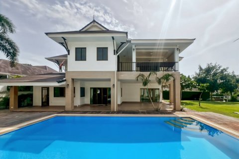 Вилла в Хуа Хине, Таиланд с 4 спальнями  № 132621 - фото 2