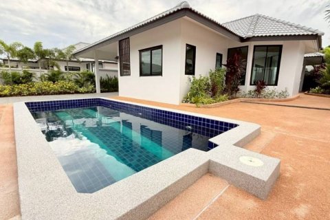 House in Pattaya, Thailand 3 bedrooms № 132623 - photo 1