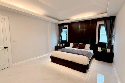 Дом в Паттайе, Таиланд с 3 спальнями  № 132619 - фото 10