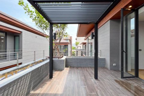 Villa in Bangkok, Thailand 4 bedrooms № 132625 - photo 9