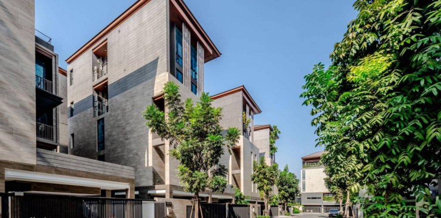 Villa in Bangkok, Thailand 4 bedrooms № 132620