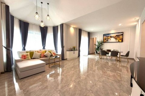 Дом в Паттайе, Таиланд с 4 спальнями  № 132624 - фото 2