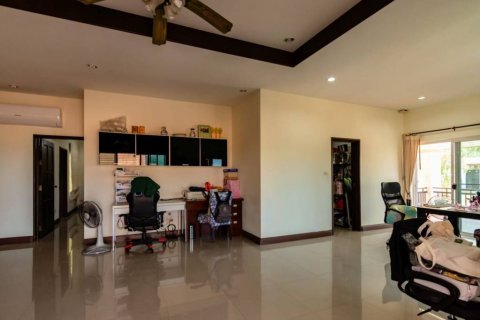 Вилла в Хуа Хине, Таиланд с 3 спальнями  № 100928 - фото 4