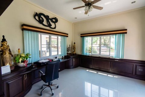 Villa in Hua Hin, Thailand 2 bedrooms № 100930 - photo 5