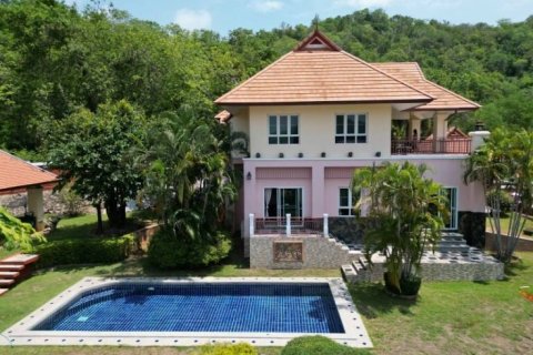 Villa in Hua Hin, Thailand 2 bedrooms № 100930 - photo 1