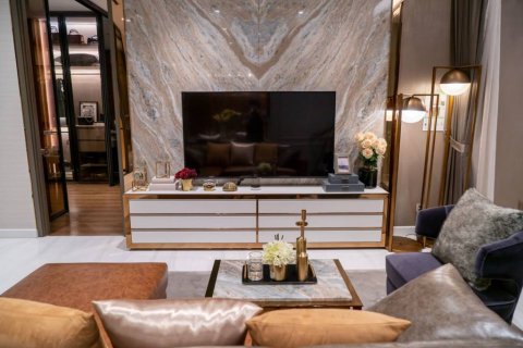 Condo in Bangkok, Thailand, 3 bedrooms  № 100925 - photo 4