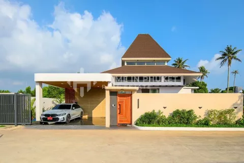 House in Chalong, Thailand 3 bedrooms № 131946 - photo 1