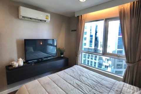 Condo in Huai Khwang, Bangkok, Thailand, 3 bedrooms  № 86175 - photo 5