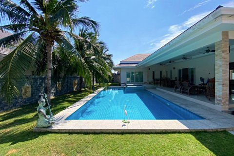 House in Hua Hin, Thailand 4 bedrooms № 125124 - photo 2