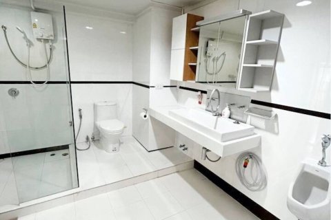 Condo à Khlong Toei, Bangkok, Thaïlande, 2 chambres  № 86824 - photo 7