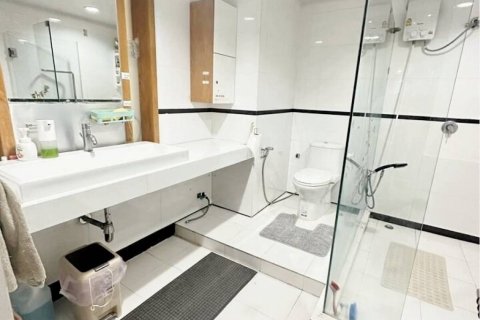 Condo à Khlong Toei, Bangkok, Thaïlande, 2 chambres  № 86824 - photo 6