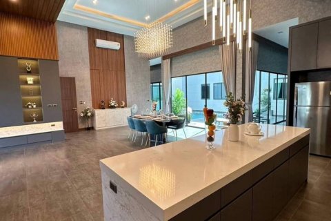 House in Pattaya, Thailand 3 bedrooms № 115893 - photo 1