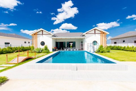 Villa in Hua Hin, Thailand 3 bedrooms № 104344 - photo 4