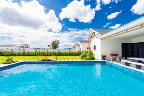 Villa in Hua Hin, Thailand 3 bedrooms № 104344 - photo 3