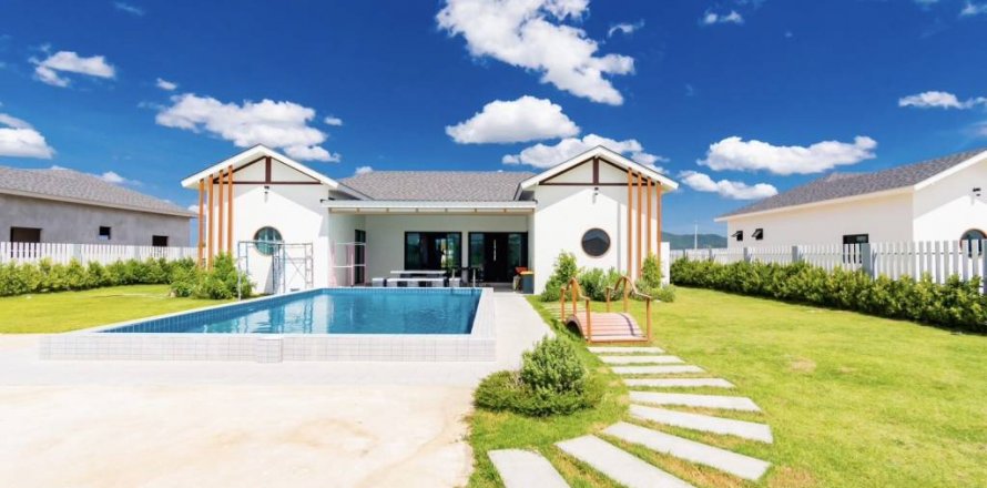 Villa in Hua Hin, Thailand 3 bedrooms № 104344