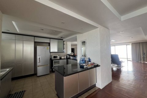 Condo in Pattaya, Thailand, 4 bedrooms № 104339 - photo 5