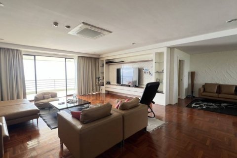 Condo in Pattaya, Thailand, 4 bedrooms № 104339 - photo 2