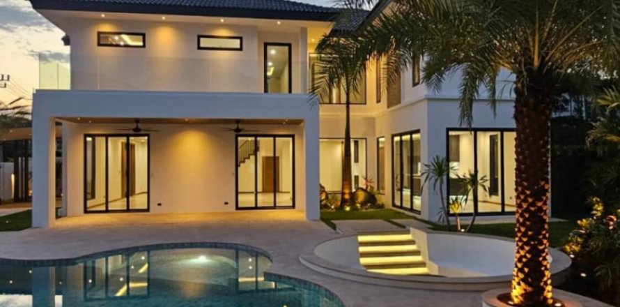 Вилла в Чалонге, Таиланд с 4 спальнями  № 124537