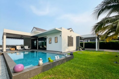 Вилла в Хуа Хине, Таиланд с 3 спальнями  № 124542 - фото 1