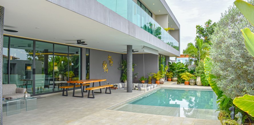 Дом в Паттайе, Таиланд с 4 спальнями  № 130218