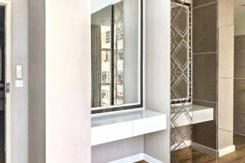 Condo in Bangkok, Thailand, 2 bedrooms № 104993 - photo 7