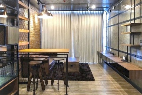 Condo in Bangkok, Thailand, 2 bedrooms № 104993 - photo 1